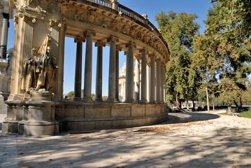 Obraz premium Madrid. Autumn. Parque del retiro.