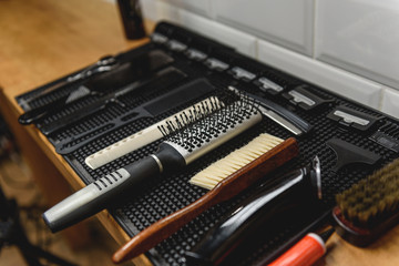 kit of combs and nozzles for razor