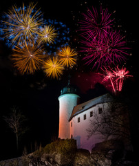 feuerwerk auf der burg rabenstein in chemnitz sachsen