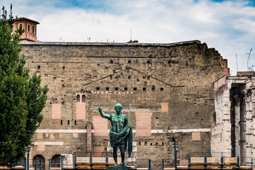 Statue de l'Empereur César Ottaviano Augusto