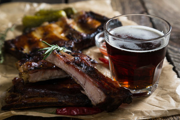 Grilled ribs with dark beer