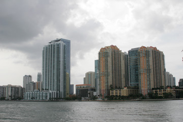 Fototapeta na wymiar Seaside skyline