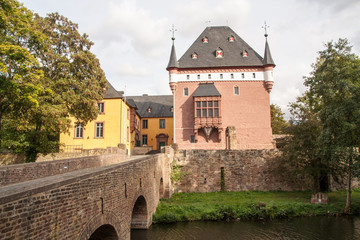 Schloss Burgau - Blick auf die Hauptburg - obrazy, fototapety, plakaty