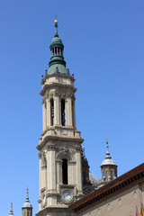 Fototapeta na wymiar Cúpula de la Basílica del Pilar, Zaragoza (España)