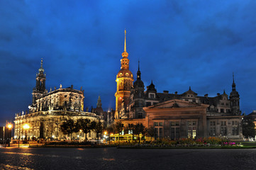 Dresden Hofkirche, theater platz at night