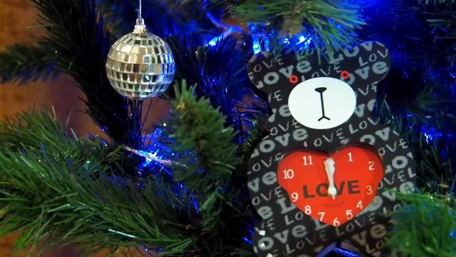 New Year, Christmas clock on the tree