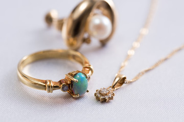 antque jewelry