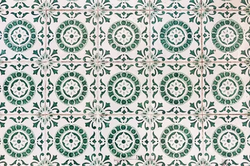 Gordijnen Typisch Portugese oude keramische wandtegels (Azulejos) © katatonia