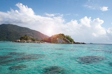 Naklejka premium Long boat and tropical beach, lipe island Andaman Sea, Thaila