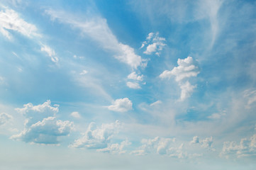 Fototapeta na wymiar blue sky and white cumulus clouds
