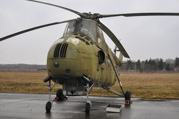 Fototapeta na wymiar Mil Mi-4 Hound