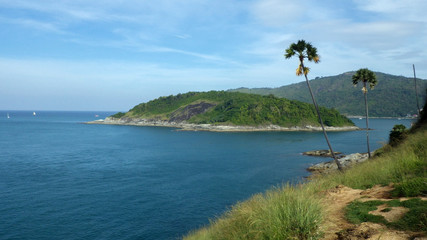 Fototapeta premium View to Yanui Beach and Koh Kaeo Noi on Phuket island, Andaman Sea in South Thailand.