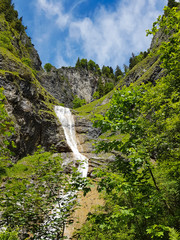 Fototapeta na wymiar Wasserfall im Hirschbachtobel