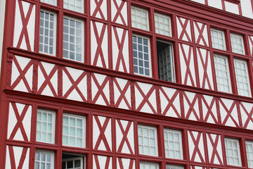 Maison Moulis - Façades basques typiques à Bayonne (France / Pays basque)
