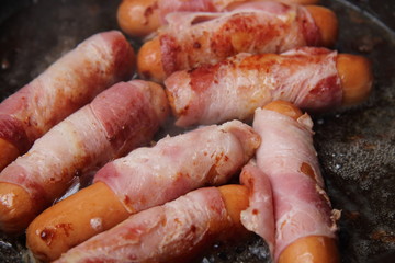 Speckwürstchen gebraten