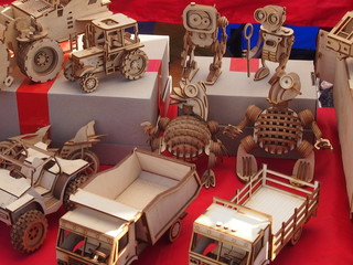 игрушки их дерева мягких пород ручного изготовления