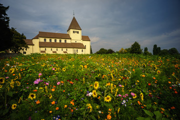 Fototapeta na wymiar UNESCO Weltkulturerbe, Insel Reichenau, Basilika Oberzell, St. G