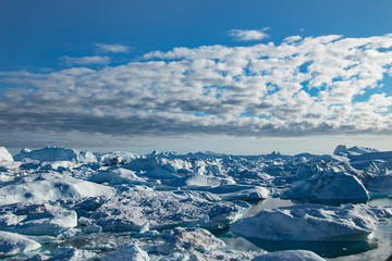 Fototapeta na wymiar Icefjord Ilulissat at the Glacier Sermeq Kujalleq, Greenland