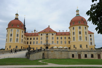 Fototapeta na wymiar Landscape view of Moritzburg Castle in Saxony, Germany