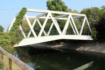 Reinforced concrete the bridge