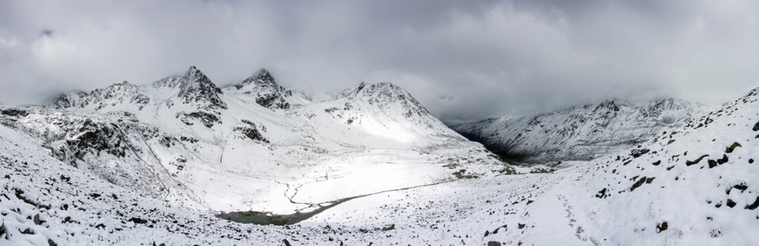 Bergpanorama am Scalettapass, Graub&uuml;nden, Schweiz, Blick Richtung Dischmatal, D&uuml;rrboden