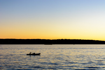 Rowing dusk © Victor