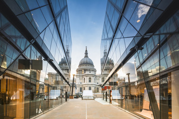 St Pauls Cathedral reflected in glass walls of One New Change in London - obrazy, fototapety, plakaty