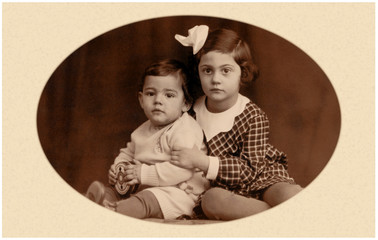 Geschwisterpaar anno 1935
