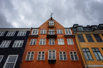 Fototapeta na wymiar Nyhavn pier with color buildings