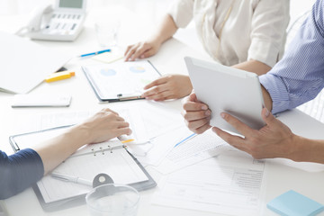 Businessmen have confirmed the tablet during the meeting