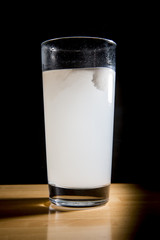 Sich auflösende Brausetablette