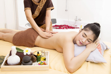 Obraz na płótnie Canvas Women pay attention to health and beauty. The spa facial and body