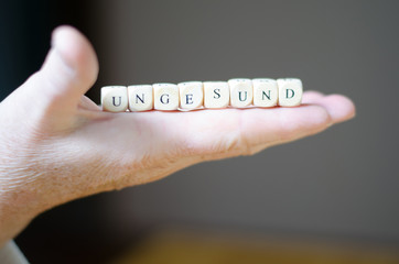 Ungesund, schlechte Lebensweise, Würfel, symbolisch