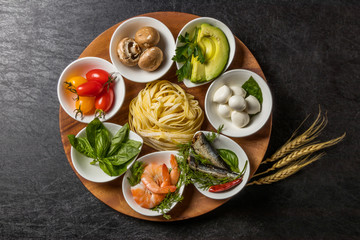イタリア食材　生パスタ　 Raw pasta and Italian ingredients