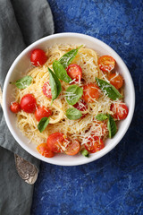 Spaghetti with tomatoes and cheese