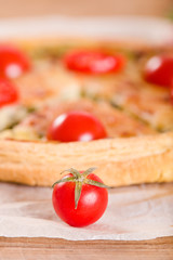 Leek and tomato quiche. 