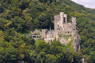 Burg Rheinstein im Mittelrheintal