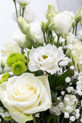 Obraz na płótnie Canvas Close up of white roses