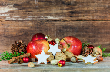 Weihnachten Plätzchen Äpfel Nüsse