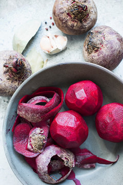 Peeled beetroot in bowl