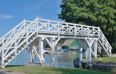 die Weisse Brücke an der Seepromenade in Neustrelitz,Mecklenburgische Seenplatte,Deutschland
