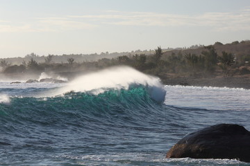 vague sur la cote réunion