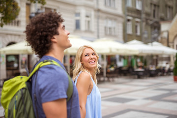 Fototapeta premium Couple enjoying city tour