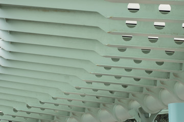 水滴を帯びたピンクの花