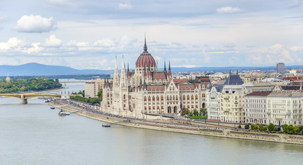 Fototapeta na wymiar Parliament in Budapest.