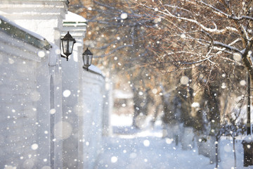 Obraz na płótnie Canvas Stone building, snow, winter