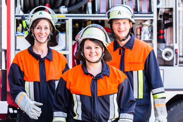Gruppenfoto von Feuerwehrleuten