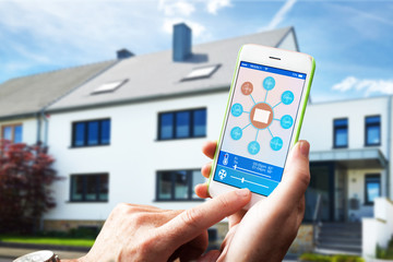 Smarthome Hausautomation mit smartphone und home control app

