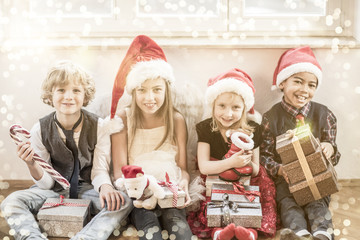Weihnachen Kinder mit Geschenken