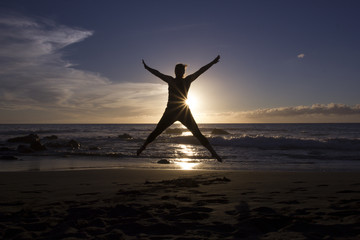 Yoga Frau Sonnenuntergang